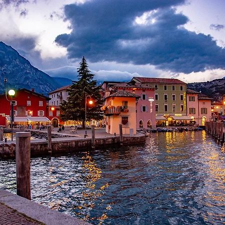 Vida Boa - Holiday Residence Torbole Sul Garda Bagian luar foto