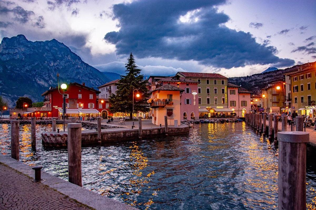 Vida Boa - Holiday Residence Torbole Sul Garda Bagian luar foto